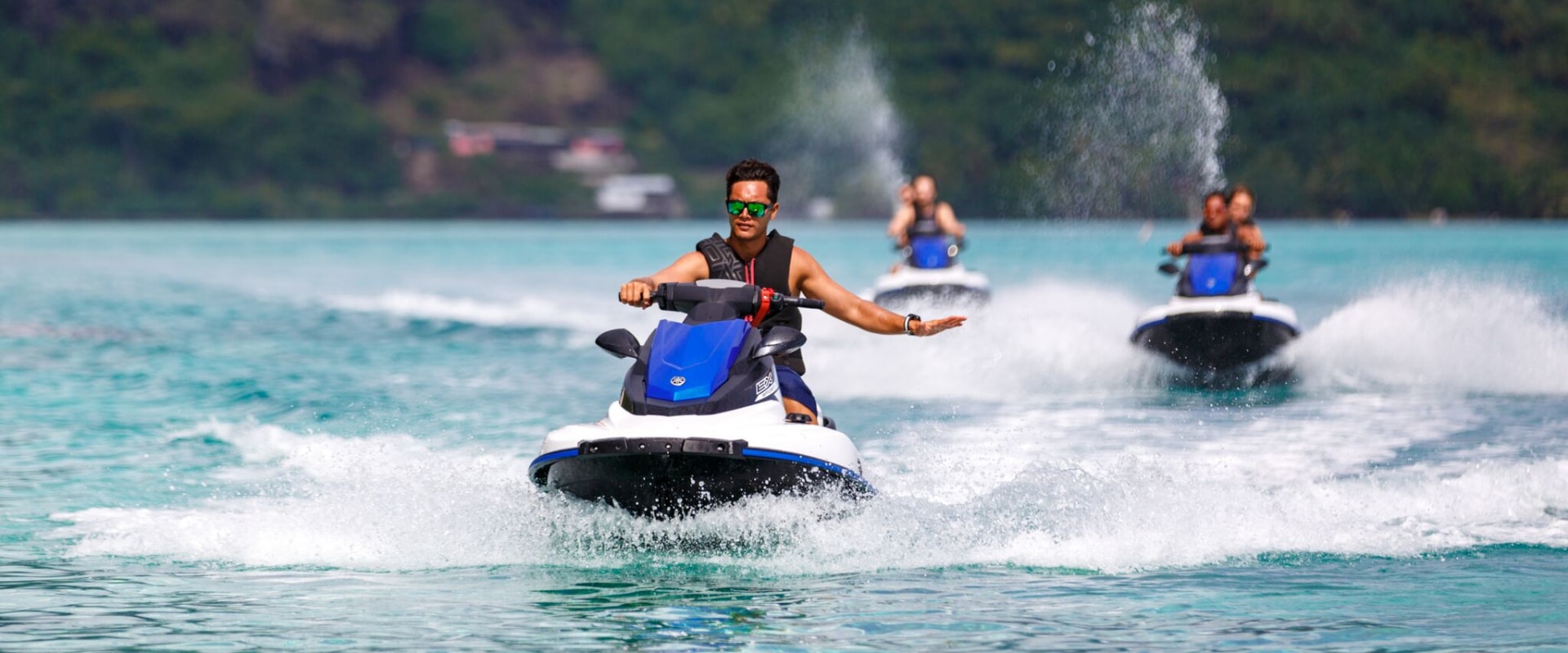 What to Expect During a Guided Jet Ski Tour Experience